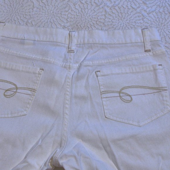 8/$20 Faded Glory White Boot Cut Jeans - Picture 5 of 6